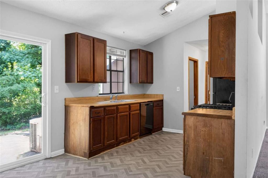 2414 Leslie Brook Drive Decatur, GA 30035 - Photo 7 of 22