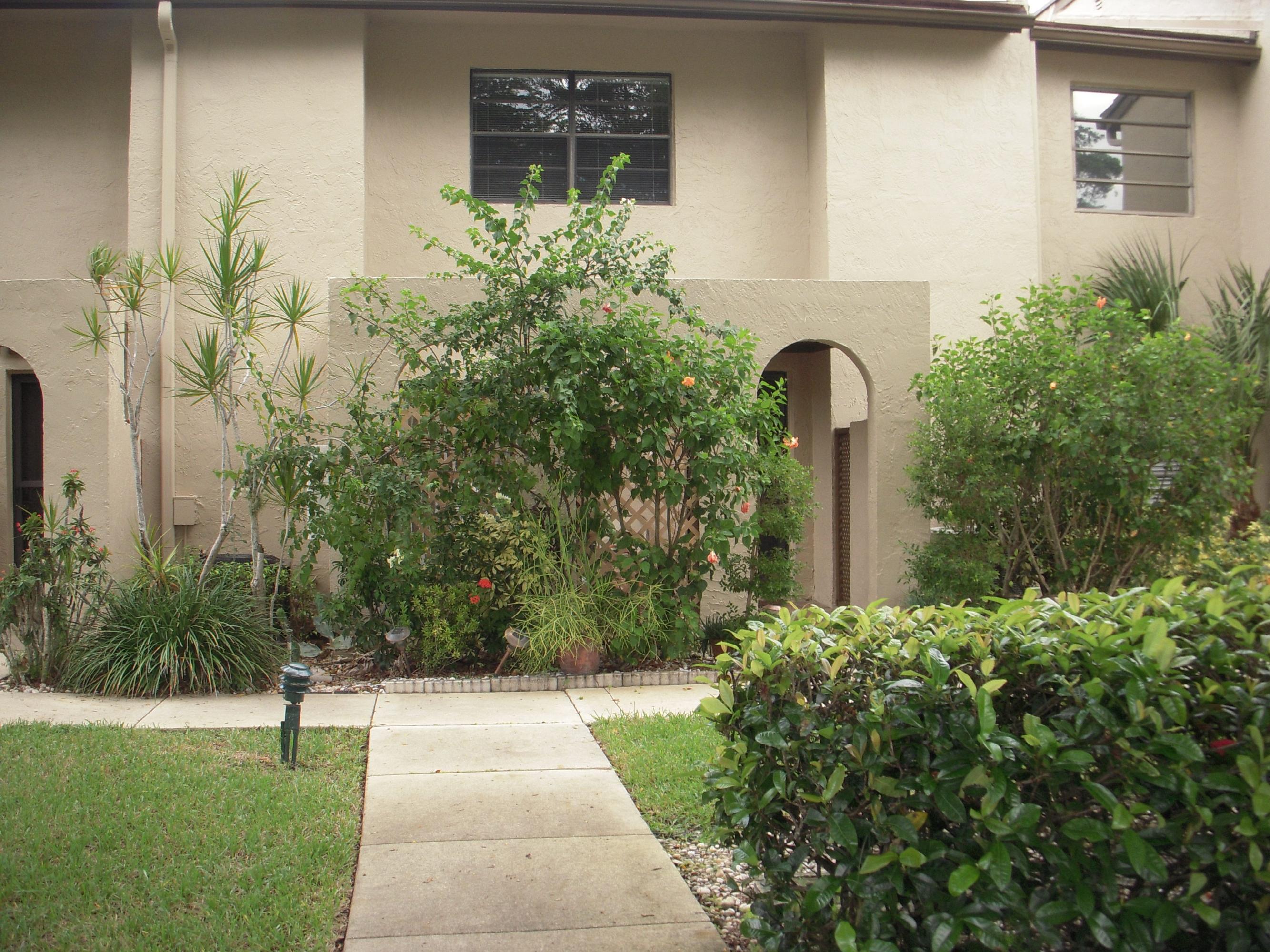 8460 Casa Del Lago, Unit 25F Boca Raton, FL 33433 - Photo 1 of 24 Front view (2)