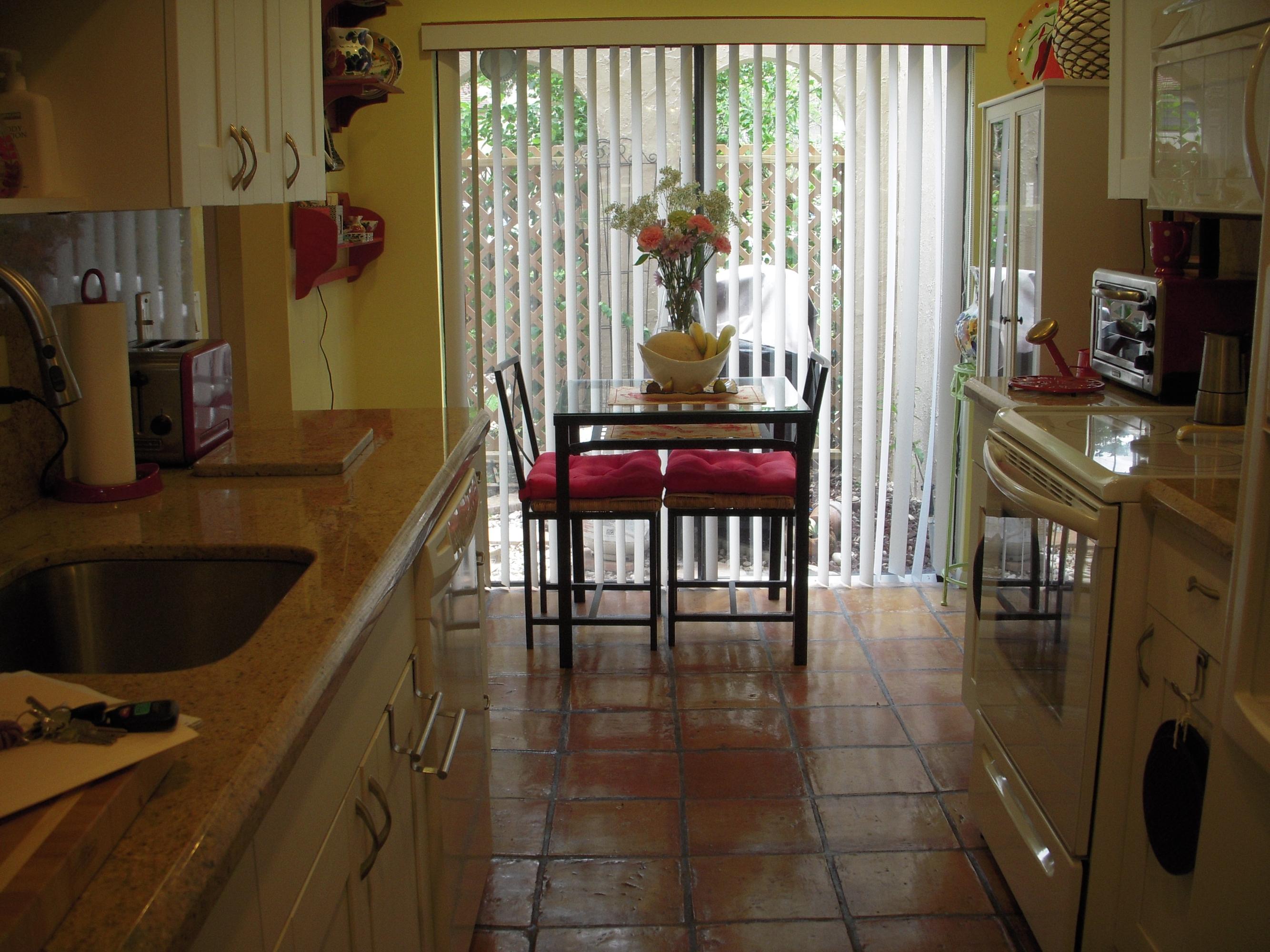 8460 Casa Del Lago, Unit 25F Boca Raton, FL 33433 - Photo 8 of 24 kitchen (4)