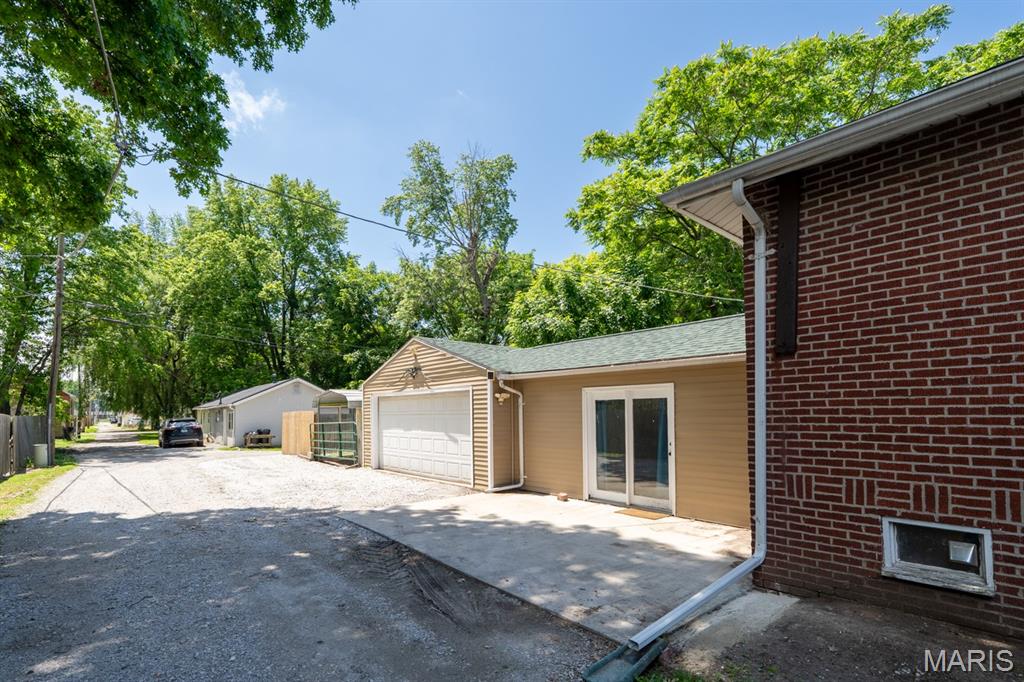100 West 3rd Street Hartford, IL 62048 - Photo 8 of 38