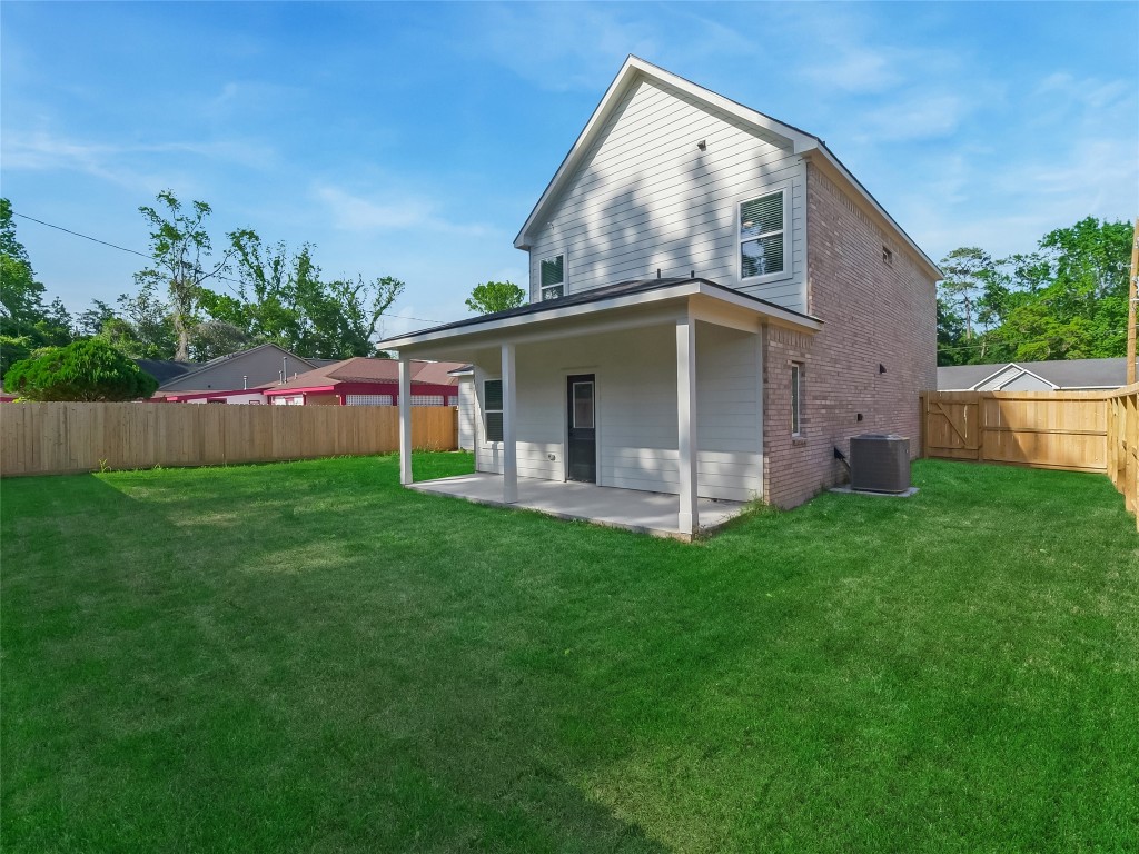 809 South Colbert Street Dayton, TX 77535 - Photo 26 of 31