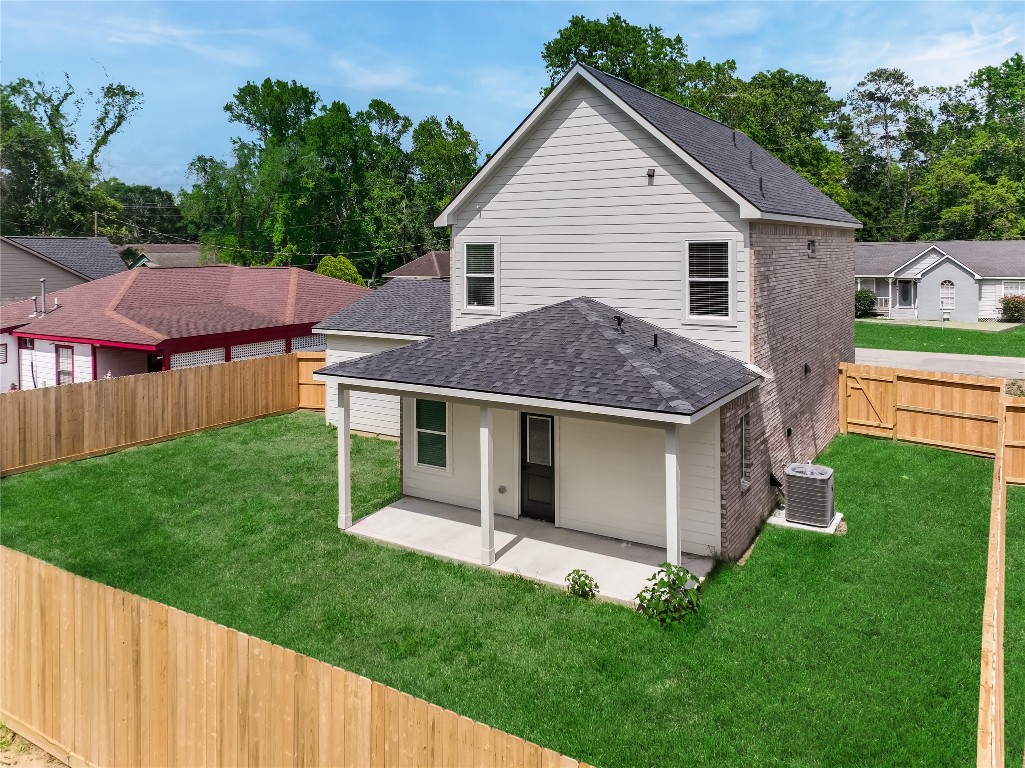 809 South Colbert Street Dayton, TX 77535 - Photo 27 of 31