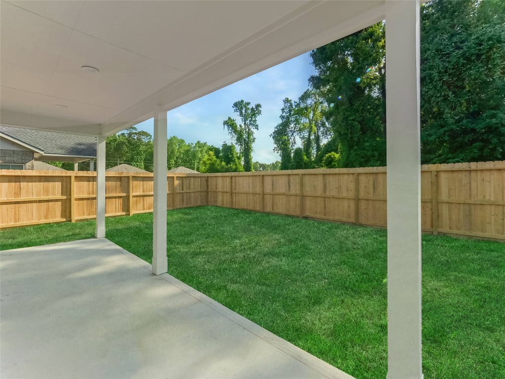 809 South Colbert Street Dayton, TX 77535 - Photo 29 of 31