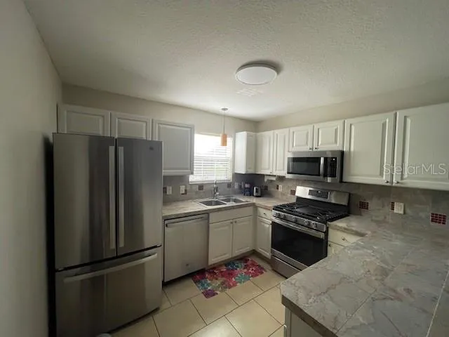 $2,200 | 704 Ellsworth Way, The Villages, FL 32162