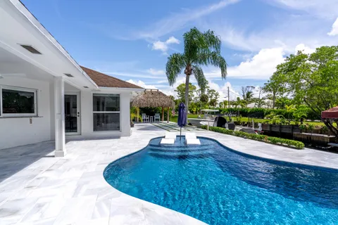 $2,095,000 | 9524 Southeast Cove Point Street, Jupiter, FL 33469