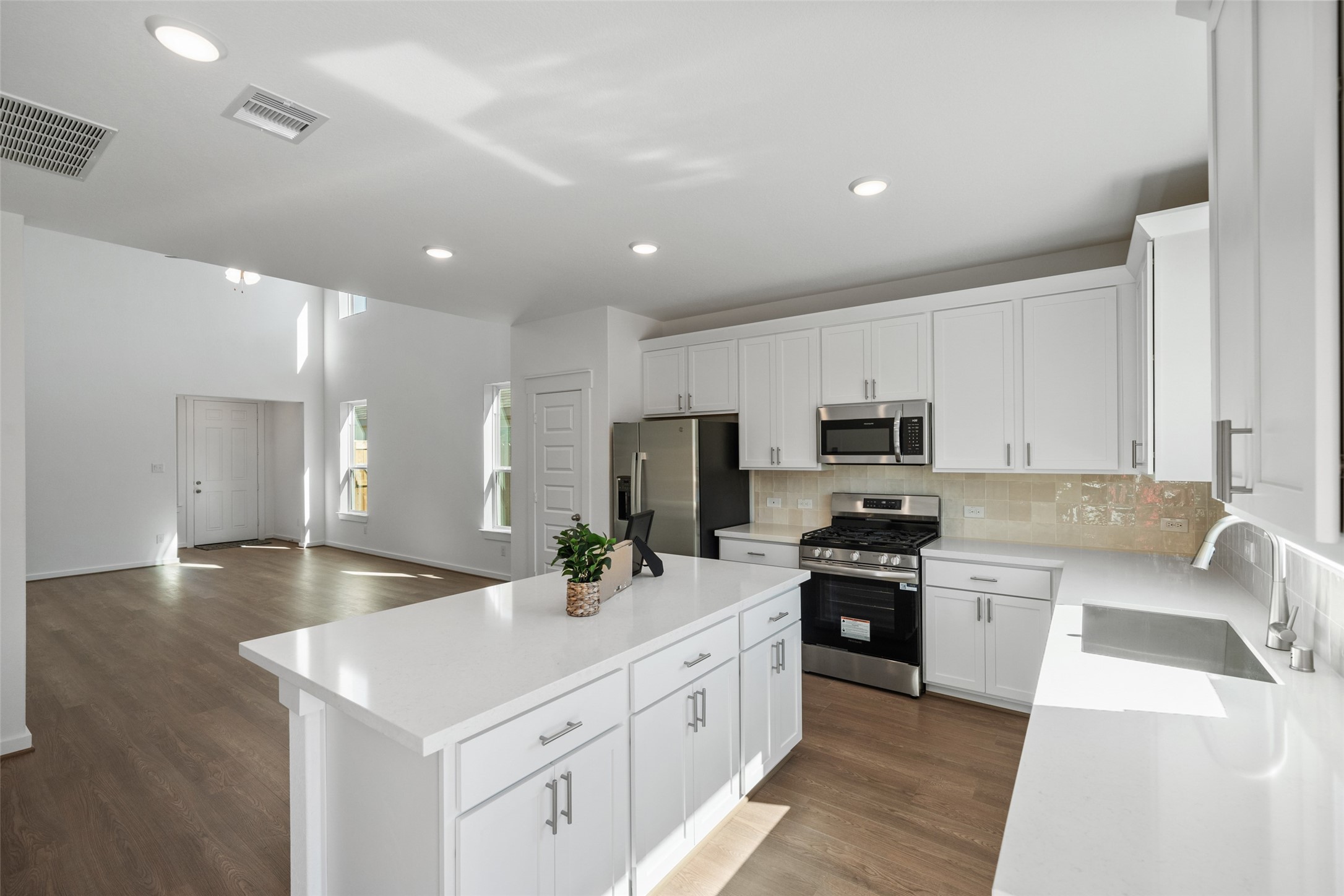 4418 Azalea Blossom Road Pinehurst, TX 77362 - Photo 15 of 31