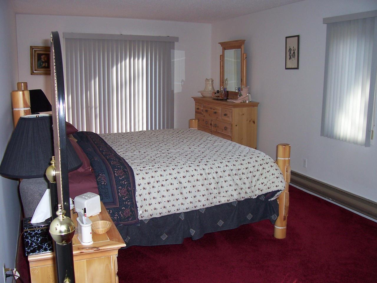 570 Edinburgh Road Bushkill, PA 18324 - Photo 8 of 10 Master Bedroom