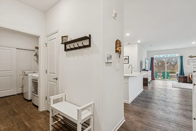 $359,900 | 952 Darwin Street, North Aurora, IL 60542