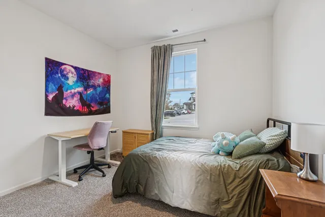 $359,900 | 952 Darwin Street, North Aurora, IL 60542