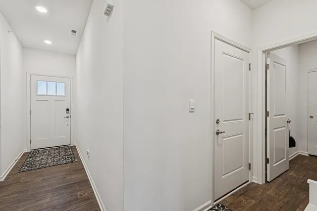 $359,900 | 952 Darwin Street, North Aurora, IL 60542