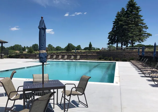 $359,900 | 952 Darwin Street, North Aurora, IL 60542