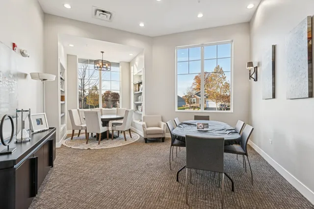 $359,900 | 952 Darwin Street, North Aurora, IL 60542