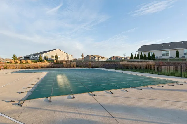 $359,900 | 952 Darwin Street, North Aurora, IL 60542