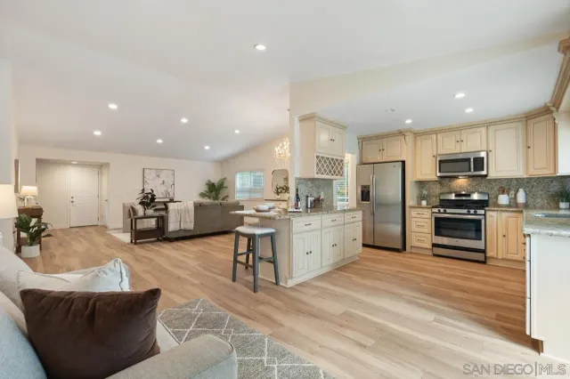 $1,275,000 | 11837 La Colina Road, San Diego, CA 92131