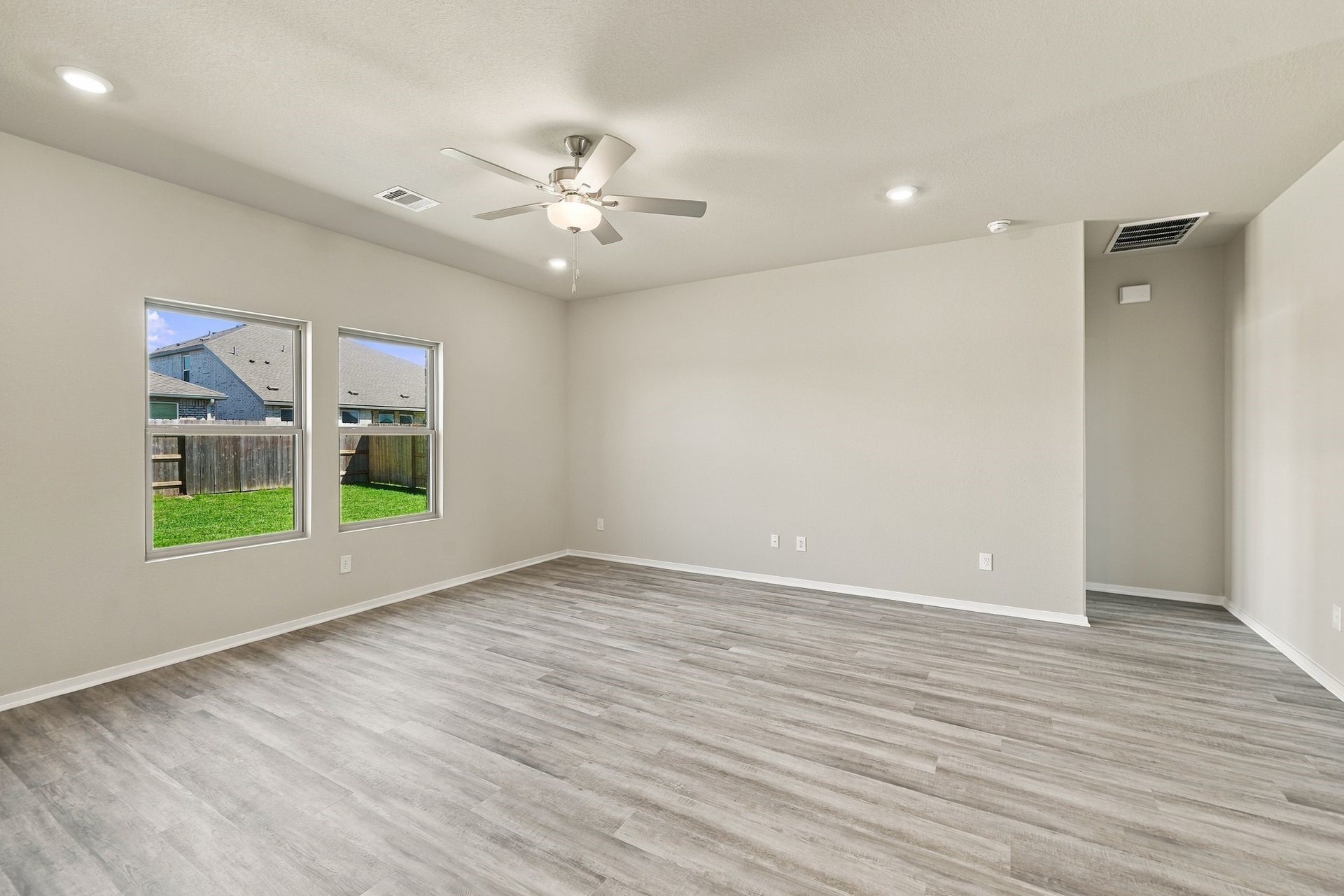 1907 Starlight Street Angleton, TX 77515 - Photo 14 of 37 Gallery Image 14