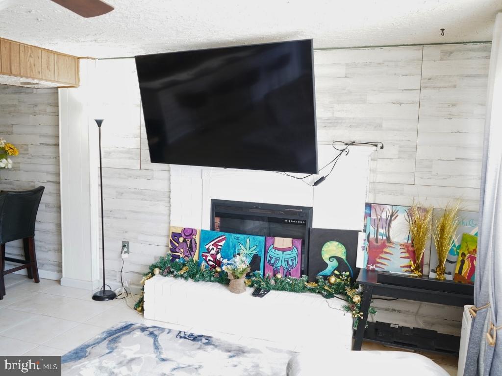 12826 Glynis Road Clinton, MD 20735 - Photo 20 of 47 Fireplace