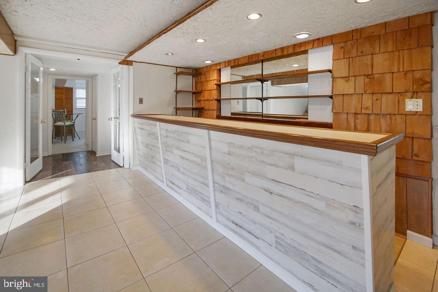 12826 Glynis Road Clinton, MD 20735 - Photo 36 of 47 Bar