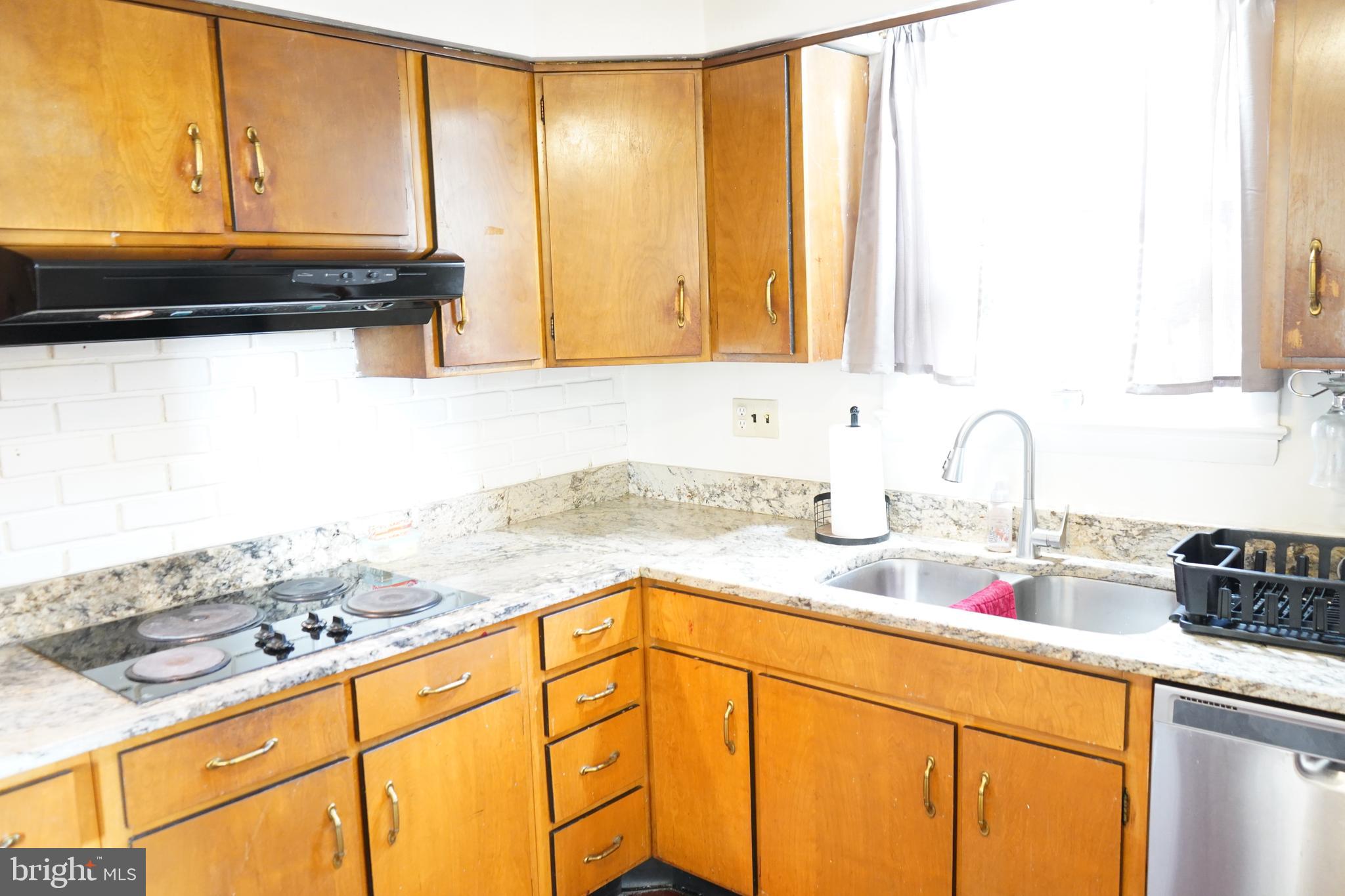 12826 Glynis Road Clinton, MD 20735 - Photo 4 of 47 Kitchen