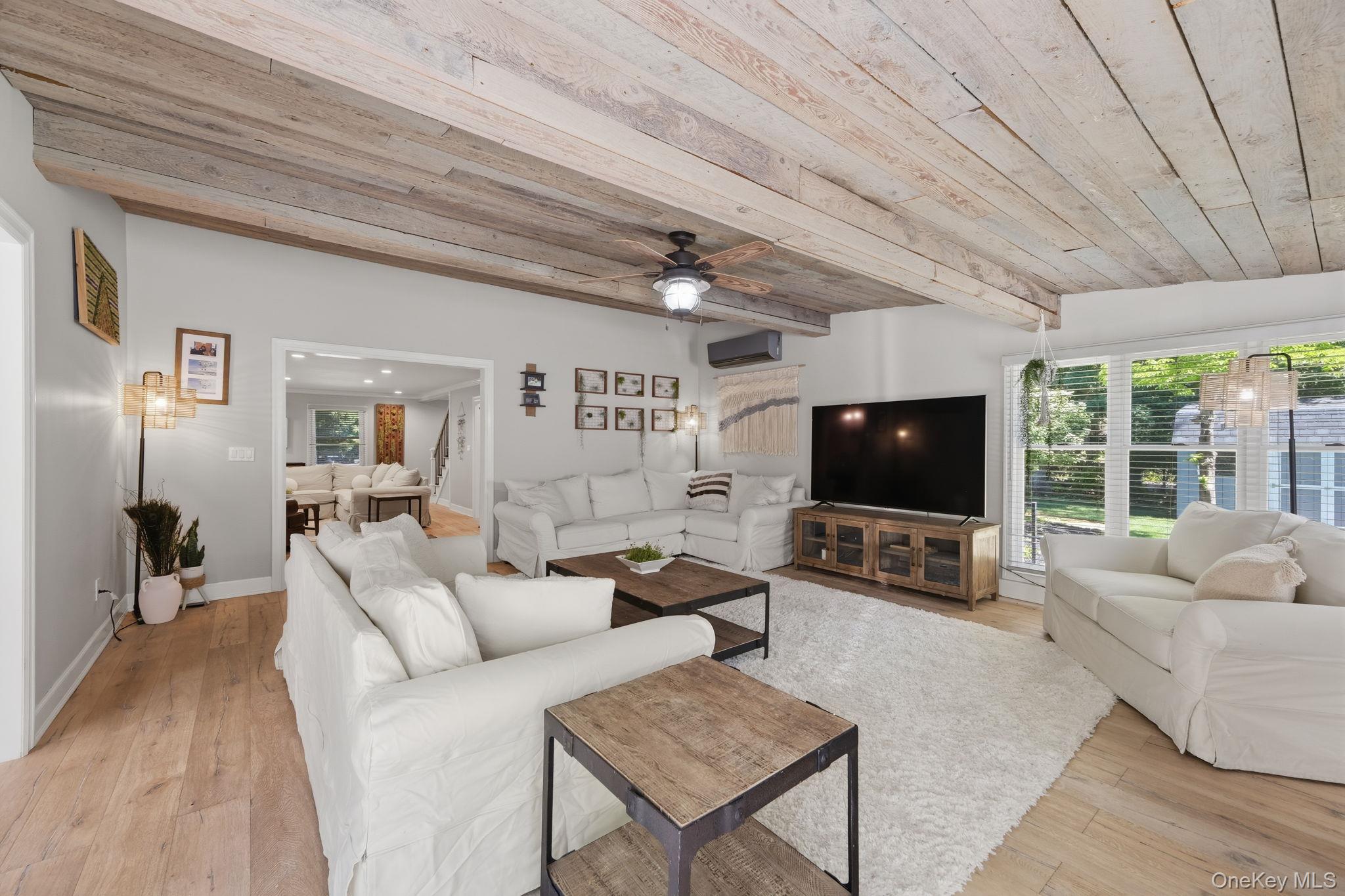 30 Landing Meadow Road Smithtown, NY 11787 - Photo 10 of 50