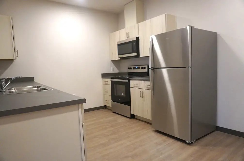 511 South Interlake Road Moses Lake, WA 98837 - Photo 2 of 4