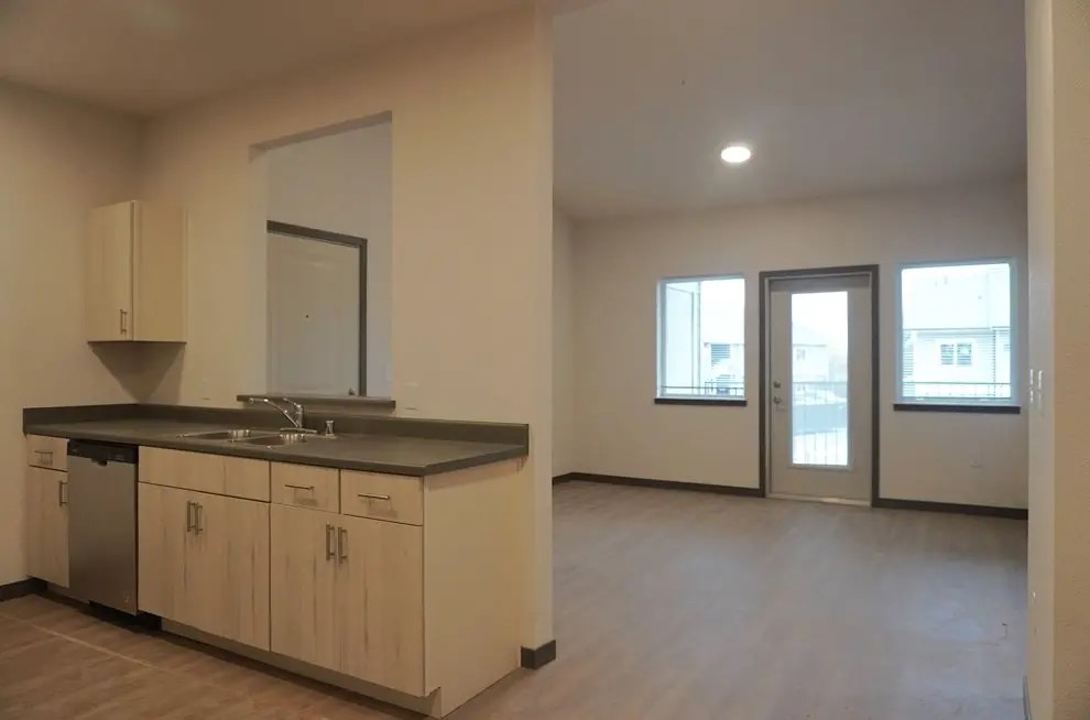 511 South Interlake Road Moses Lake, WA 98837 - Photo 3 of 4