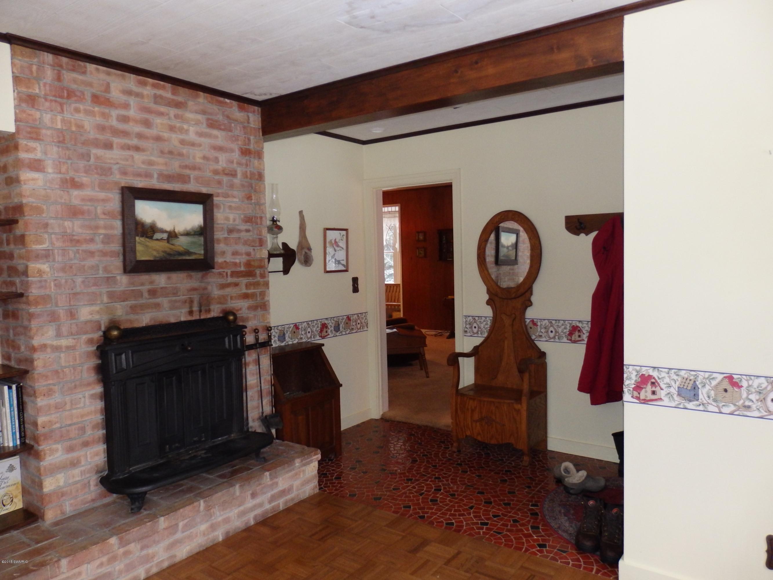 2010 Hill Road Manistee, MI 49660 - Photo 3 of 21 P1290115
