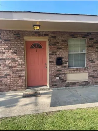 $1,200 | 627 Alvar Street, Unit 2, New Orleans, LA 70117