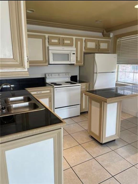 627 Alvar Street, Unit 2 New Orleans, LA 70117 - Photo 4 of 6