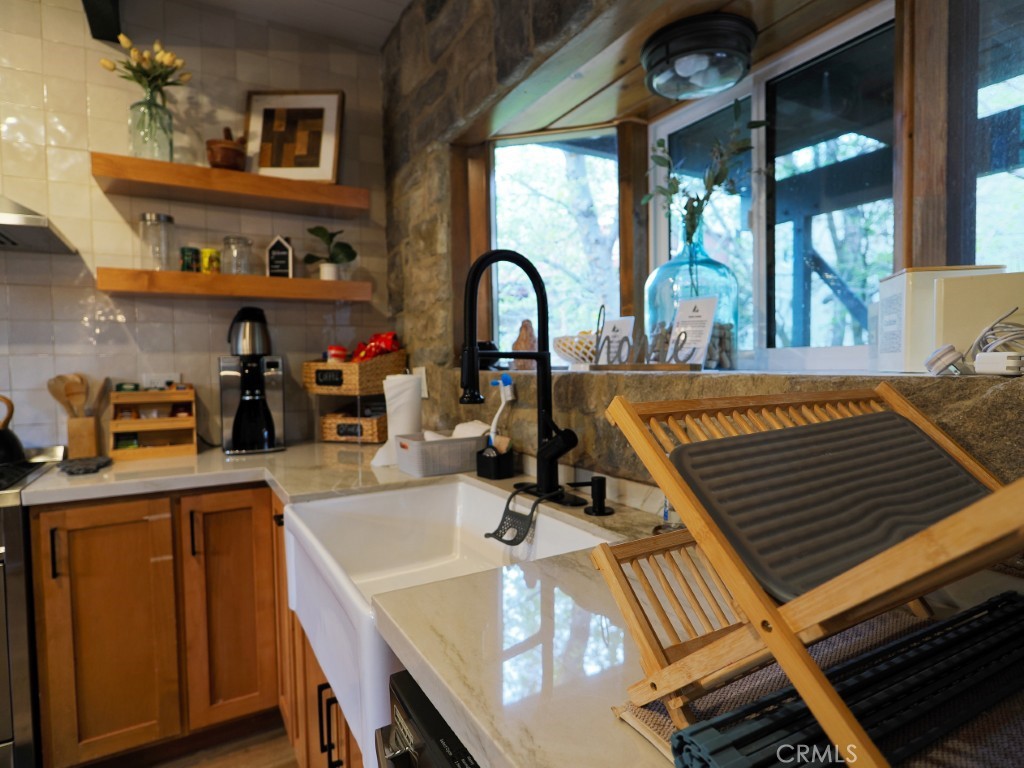 28596 North Bay Road Lake Arrowhead, CA 92352 - Photo 31 of 69