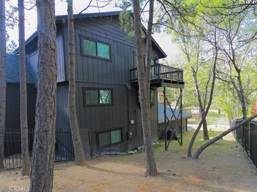 28596 North Bay Road Lake Arrowhead, CA 92352 - Photo 8 of 69