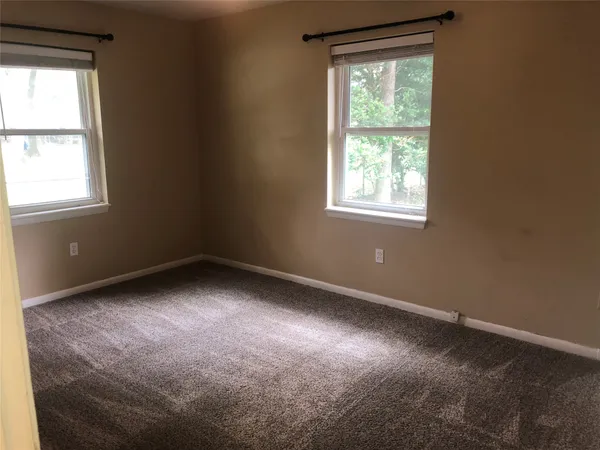 $1,450 | 307 Moss Hill Lane, Conroe, TX 77303