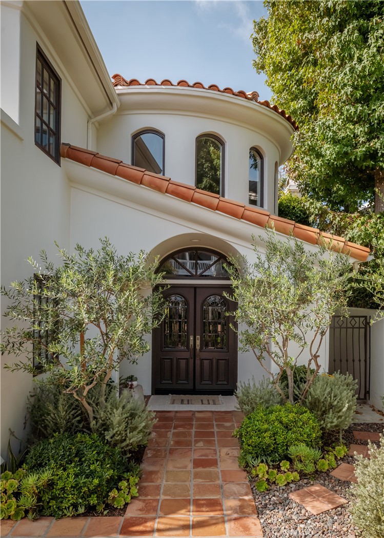 2001 Agnes Road Manhattan Beach, CA 90266 - Photo 3 of 22