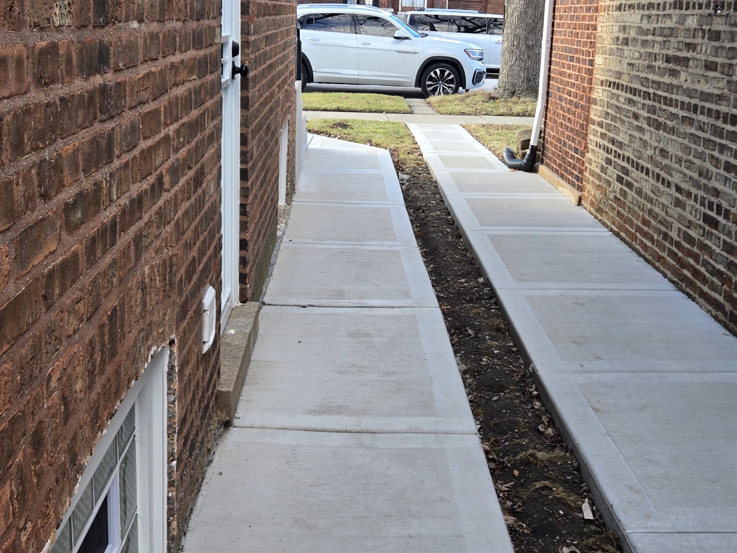 10047 South Calumet Avenue Chicago, IL 60628 - Photo 30 of 32 a view of car parked