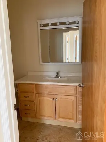 $2,850 | 541 Middlesex Avenue, Unit 1, Metuchen, NJ 08840