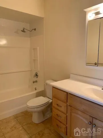 $2,850 | 541 Middlesex Avenue, Unit 1, Metuchen, NJ 08840