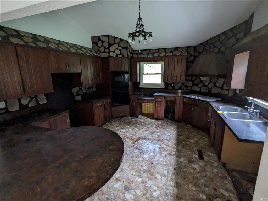 8331 Old Lebanon Troy Road Troy, IL 62294 - Photo 8 of 21