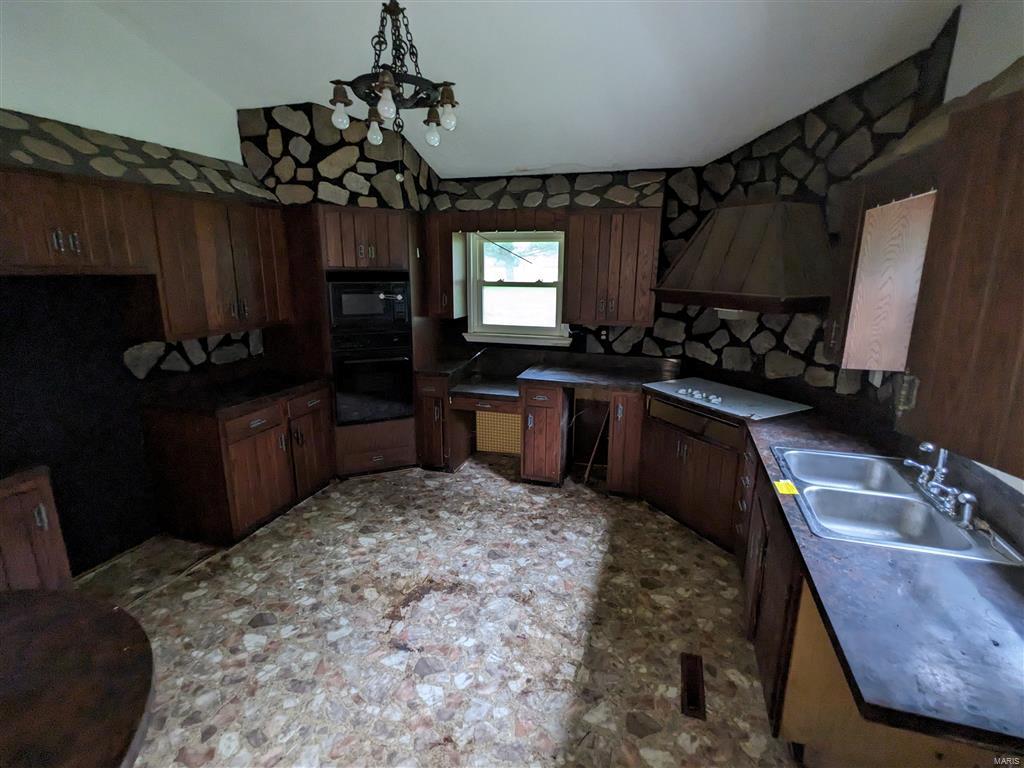 8331 Old Lebanon Troy Road Troy, IL 62294 - Photo 9 of 21