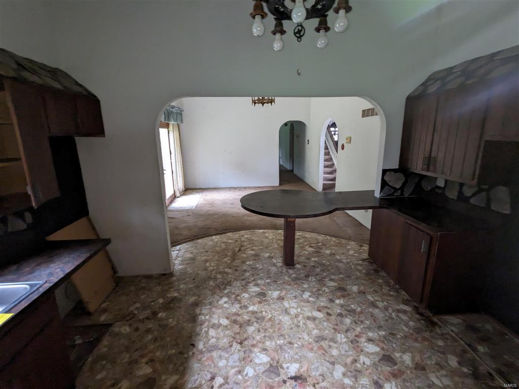 8331 Old Lebanon Troy Road Troy, IL 62294 - Photo 10 of 21