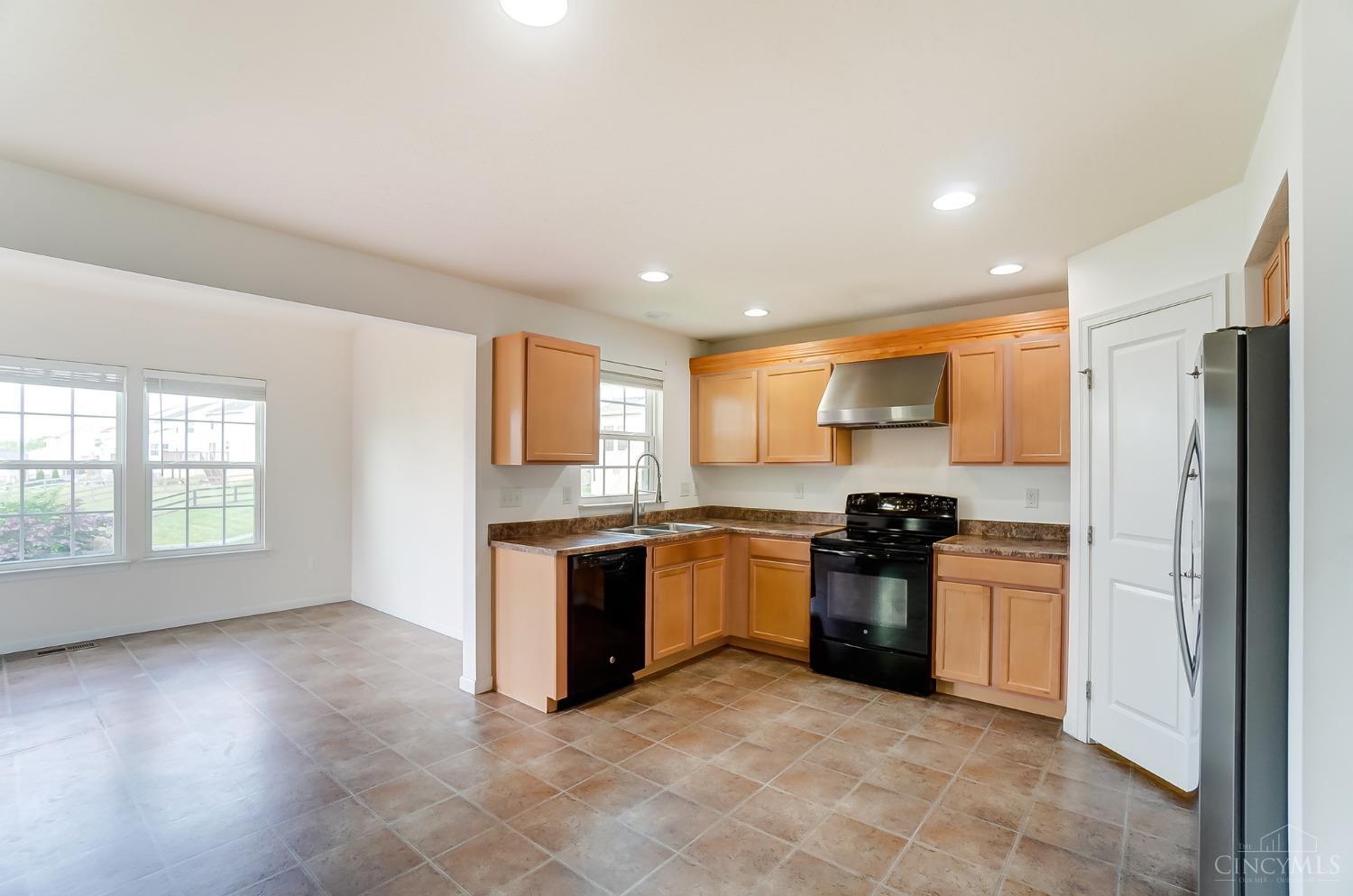 5209 River Ridge Drive Hamilton, OH 45011 - Photo 7 of 37 Gallery Image 7