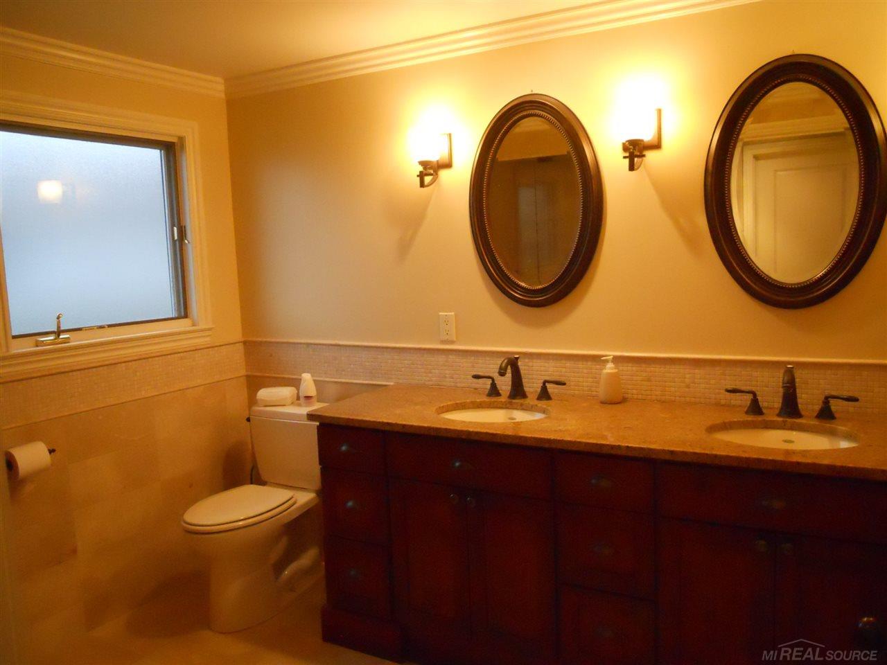 723 Canterbury Road Grosse Pointe Woods, MI 48236 - Photo 17 of 30