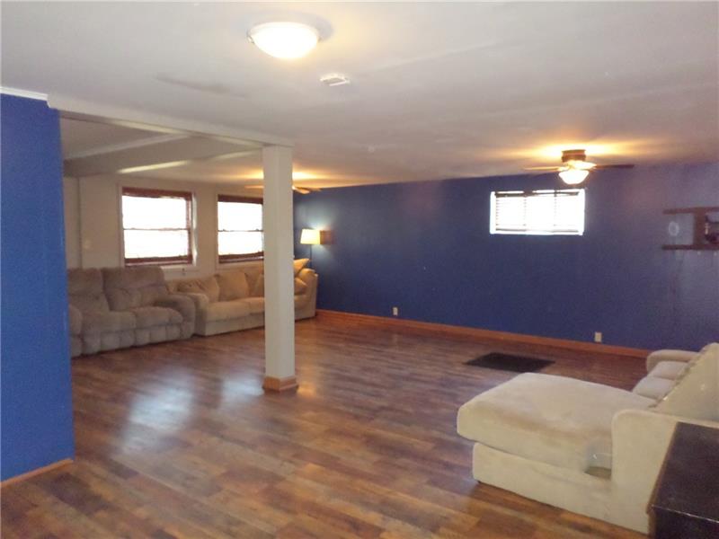 115 Oak Forest Road Brave, PA 15316 - Photo 4 of 21