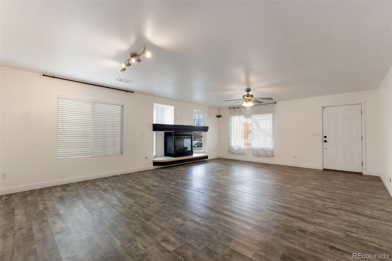 5128 Orleans Court Denver, CO 80249 - Photo 9 of 30