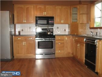 113 Oakmont Road Mount Laurel, NJ 08054 - Photo 2 of 12 Gallery Image 2