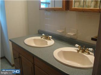 113 Oakmont Road Mount Laurel, NJ 08054 - Photo 9 of 12 Gallery Image 9
