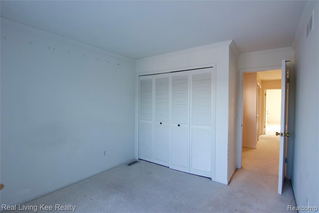 1239 Oakwood Court, Unit 29 Rochester, MI 48307 - Photo 19 of 30