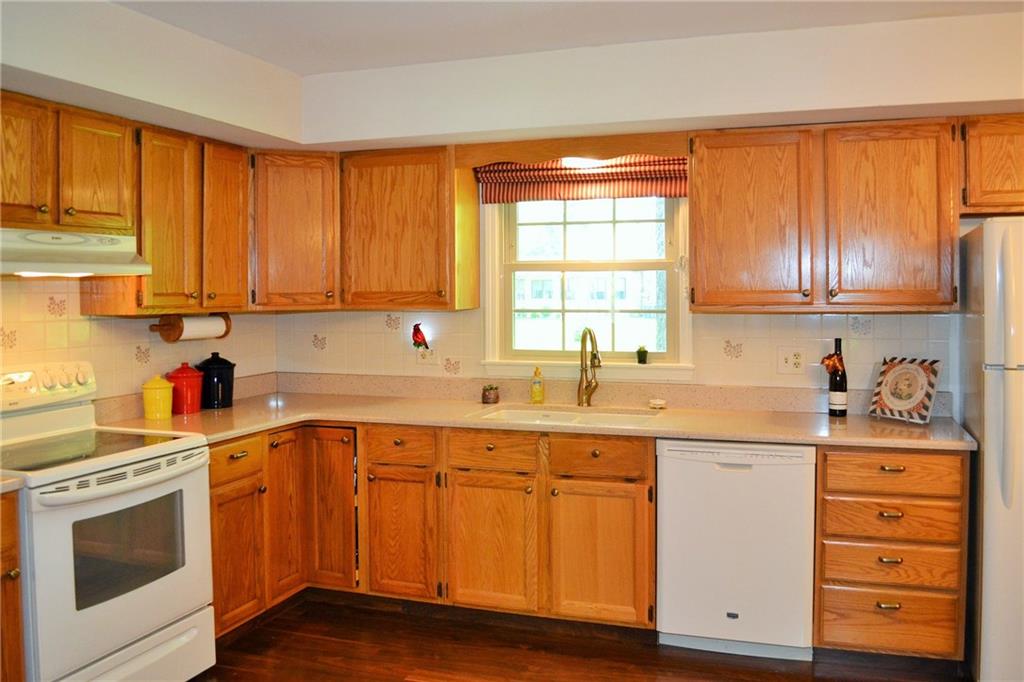 6233 Cromwell Road Indianapolis, IN 46250 - Photo 8 of 24 Gallery Image 8