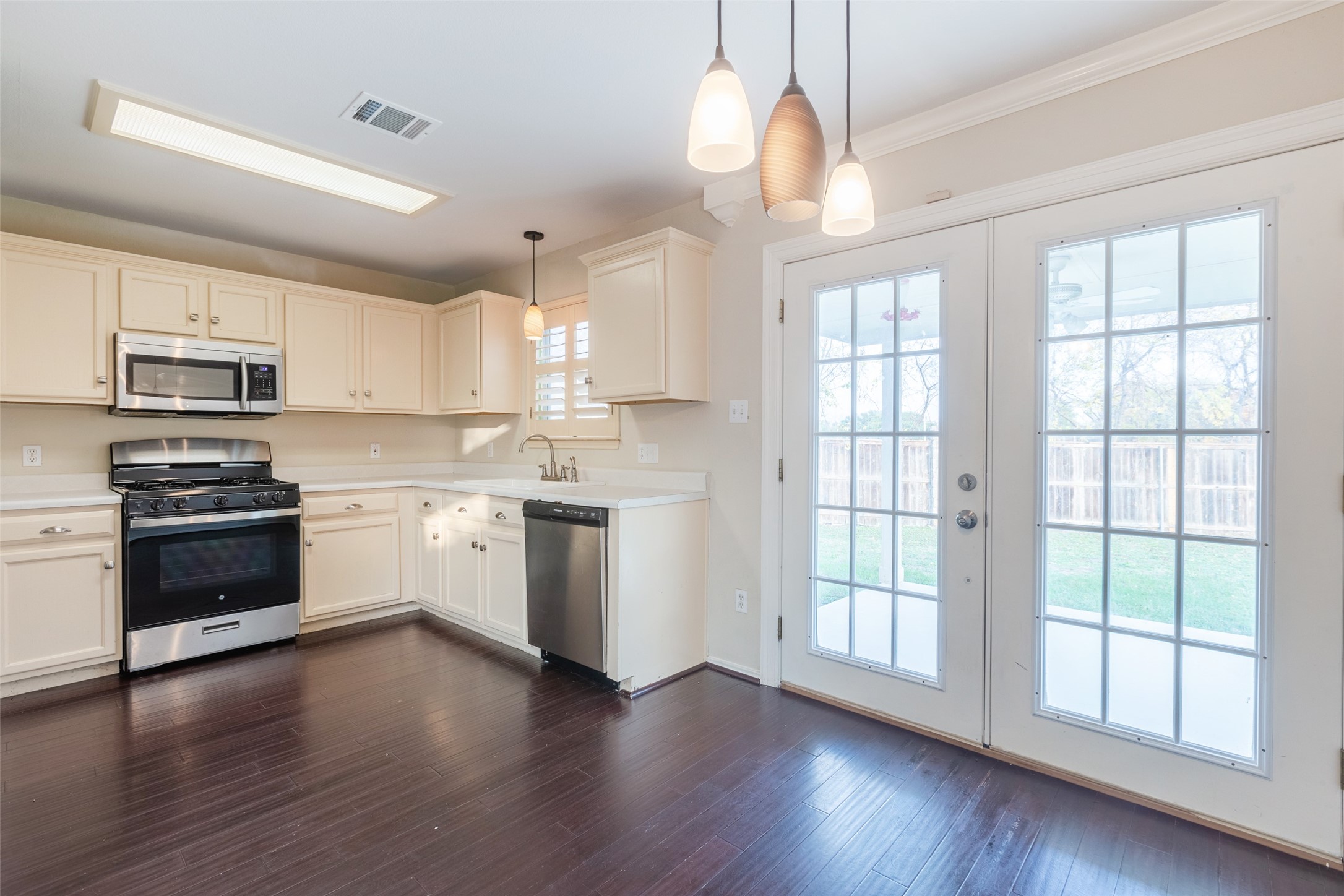 7700 Portland Trail Austin, TX 78729 - Photo 7 of 36