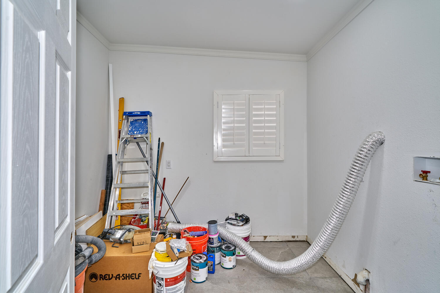 73300 Paradise Avenue Desert Hot Springs, CA 92241 - Photo 29 of 44 a view of kids room with toys and white walls
