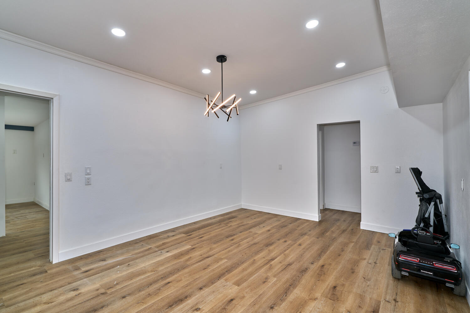 73300 Paradise Avenue Desert Hot Springs, CA 92241 - Photo 38 of 44 a view of a room with gym equipment
