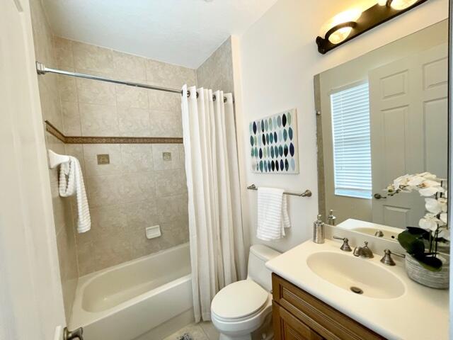 8308 Northwest 8th Way Boca Raton, FL 33487 - Photo 31 of 52 Upstairs en suite bathroom